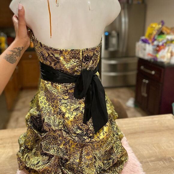 Dress  - Picture 3 of 5